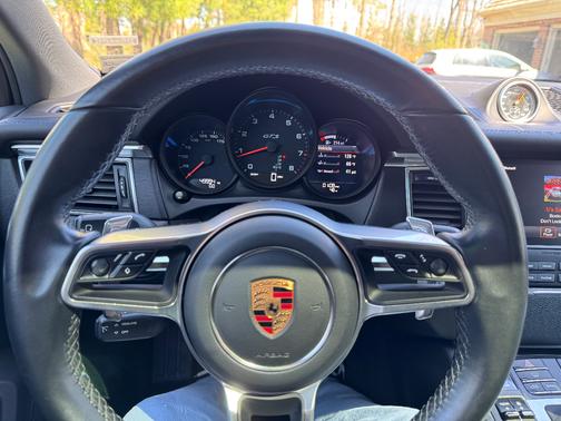 2018 Porsche Macan Macan GTS
