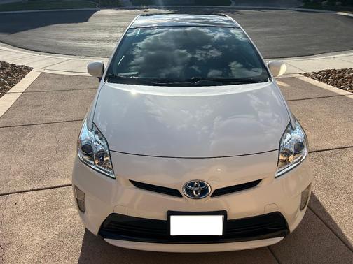 White 2014 Toyota Prius Four