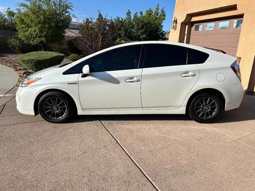 White 2014 Toyota Prius Four