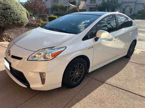 White 2014 Toyota Prius Four
