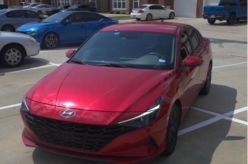 2023 Hyundai ELANTRA SEL