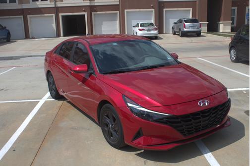 2023 Hyundai ELANTRA SEL