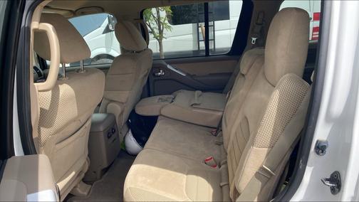 2012 Nissan Pathfinder SV
