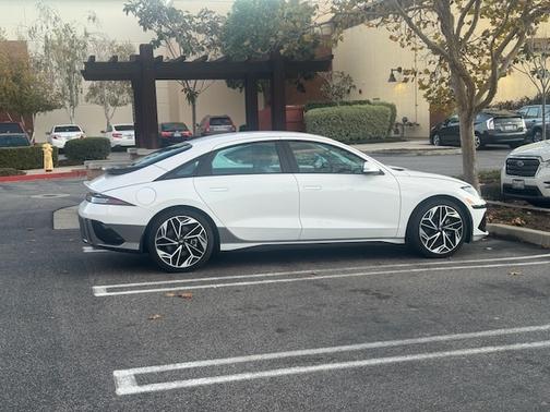 2024 Hyundai IONIQ 6 SEL