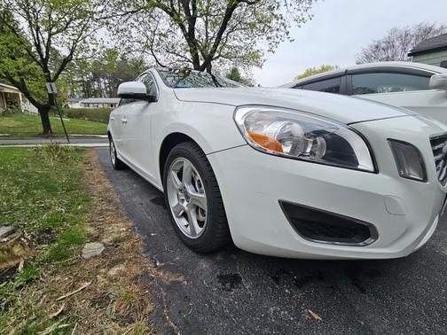 White 2012 Volvo S60 T6