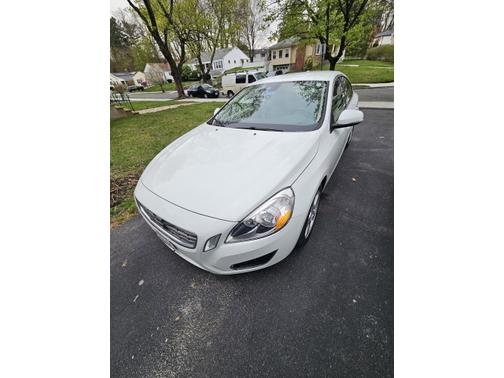White 2012 Volvo S60 T6