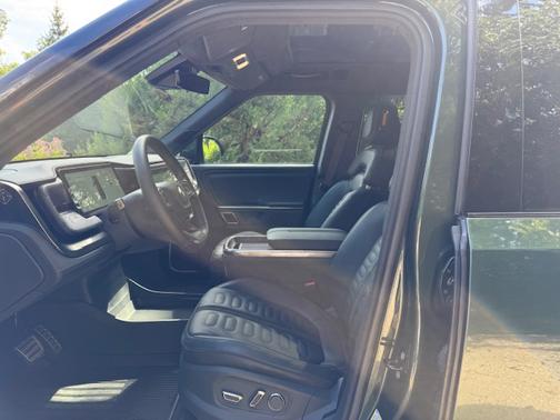 2022 Rivian R1S Launch Edition