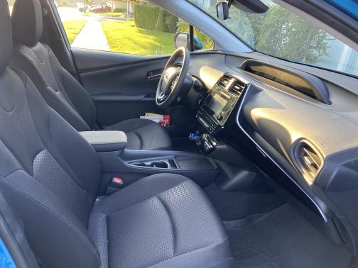 2019 Toyota Prius LE