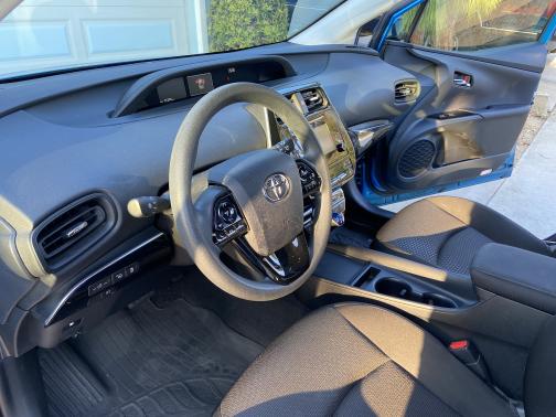 2019 Toyota Prius LE