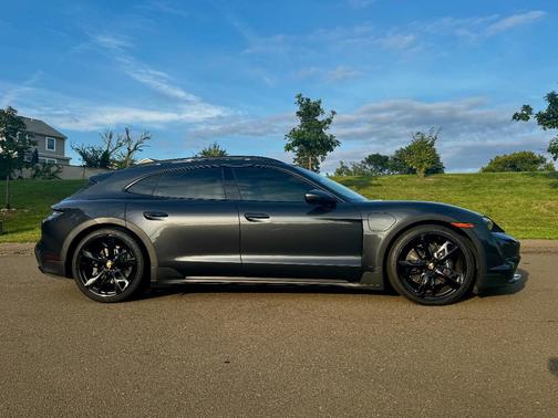 Gray 2022 Porsche Taycan Taycan 4 Cross Turismo