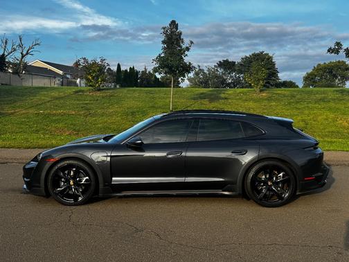 Gray 2022 Porsche Taycan Taycan 4 Cross Turismo