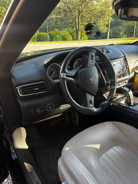 Black 2021 Maserati Levante GranLusso