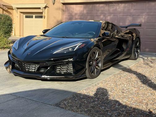 Black 2024 Chevrolet Corvette Z06 w/2LZ