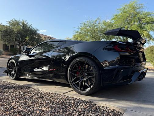 Black 2024 Chevrolet Corvette Z06 w/2LZ