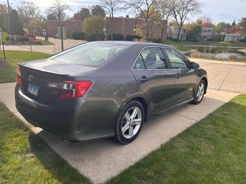 Gray 2014 Toyota Camry SE