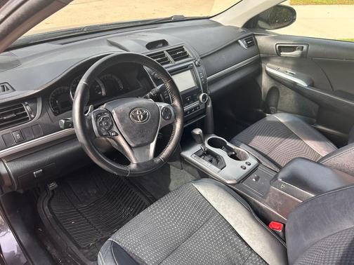 Gray 2014 Toyota Camry SE