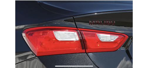 Photo 4 of 6 of 2018 Chevrolet Malibu LT