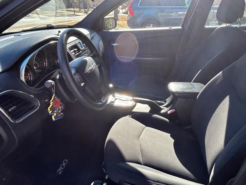 2012 Chrysler 200 LX