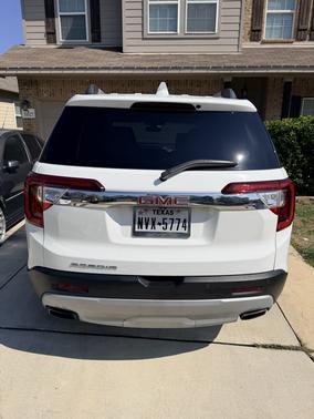 White 2020 GMC Acadia SLT