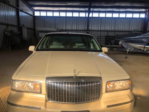 1997 Lincoln Town Car Executive