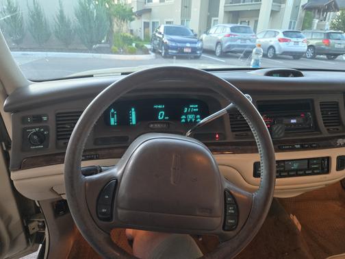 1997 Lincoln Town Car Executive