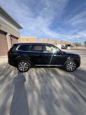 Black 2022 Kia Telluride EX