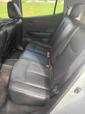Silver 2013 Nissan Leaf SL