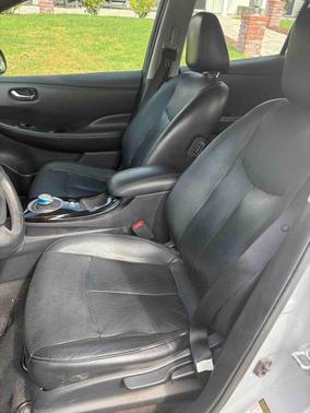 Silver 2013 Nissan Leaf SL