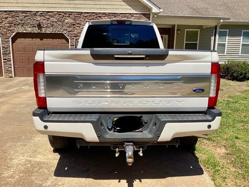 White 2017 Ford F-250 Platinum