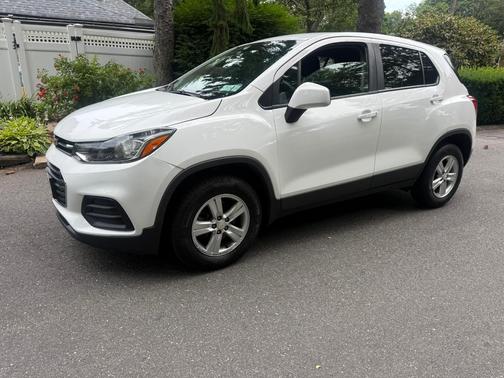 White 2022 Chevrolet Trax LS