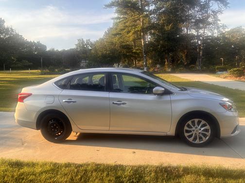 Silver 2018 Nissan Sentra SV