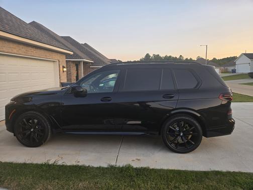 2025 BMW X7 xDrive40i