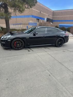 2016 Porsche Panamera Panamera GTS