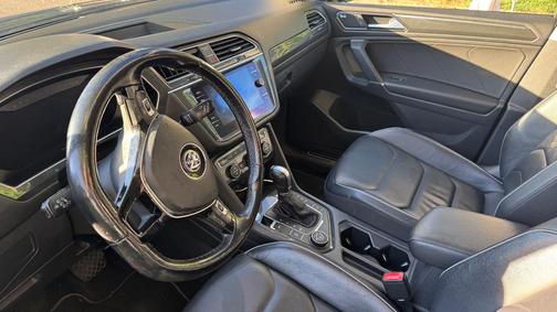 Green 2018 Volkswagen Tiguan 2.0T SEL Premium