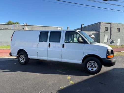 White 2015 GMC Savana 2500 Work Van