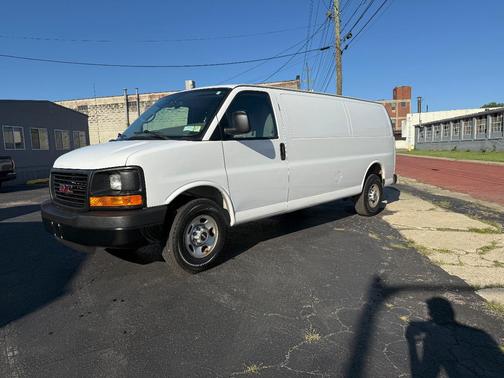 White 2015 GMC Savana 2500 Work Van
