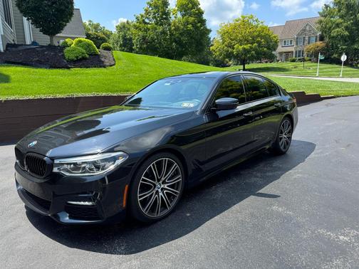 Black 2018 BMW 540 i