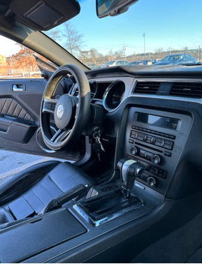 2012 Ford Mustang V6