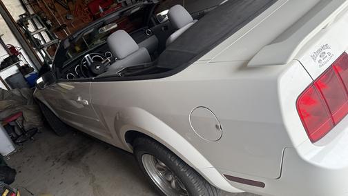 2006 Ford Mustang Base