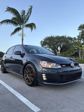 Gray 2017 Volkswagen Golf GTI S 4-Door
