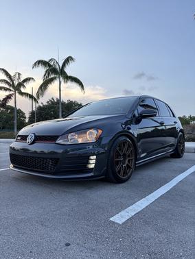 Gray 2017 Volkswagen Golf GTI S 4-Door
