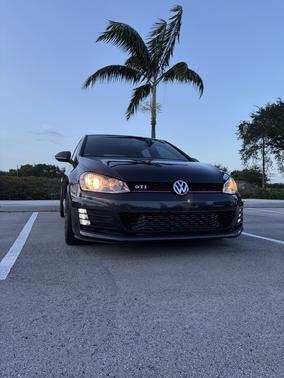 Gray 2017 Volkswagen Golf GTI S 4-Door