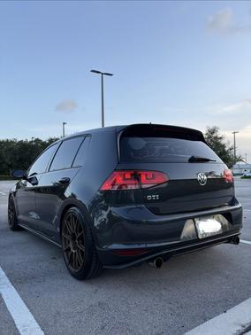Gray 2017 Volkswagen Golf GTI S 4-Door