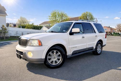 White 2003 Lincoln Navigator Base