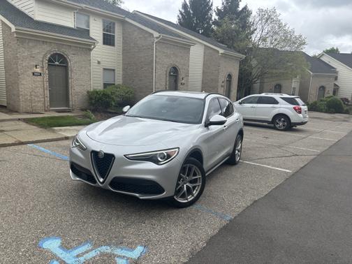 2018 Alfa Romeo Stelvio Sport