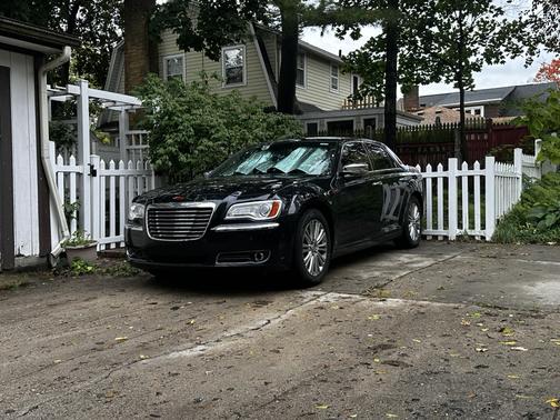 2011 Chrysler 300C Base
