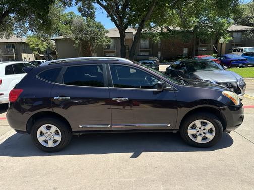 Black 2015 Nissan Rogue Select S