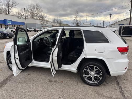 2020 Jeep Grand Cherokee Overland
