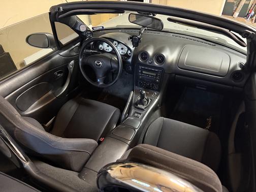 2003 Mazda MX-5 Miata Base