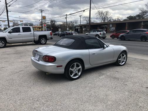 2003 Mazda MX-5 Miata Base
